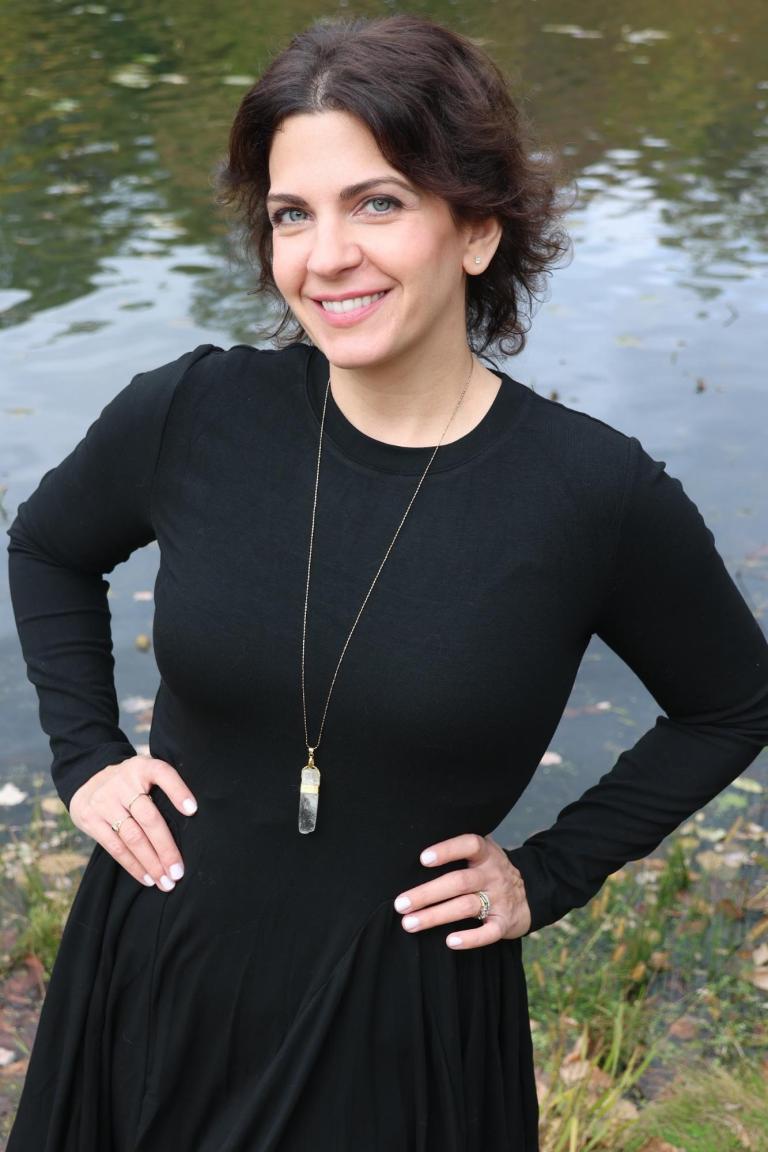 Reiki Master and Best-Selling Author Stefanie Ruth Expands Global Reach with Coaching and Energy Healing